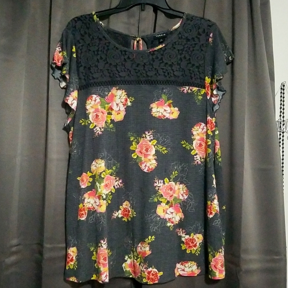 Torrid size 2 floral lace blouse